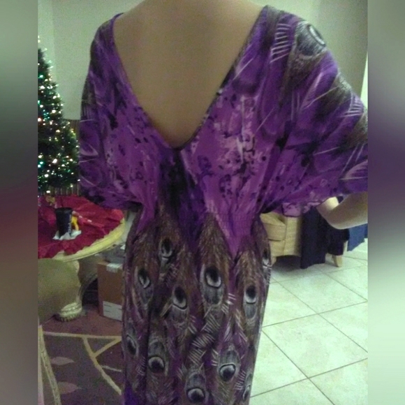 BNWT MAXI DRESS (READS ONE SIZE ALL) LAVENDER/ PURPLE W/ PEACOCK FEATHERS - Picture 6 of 8
